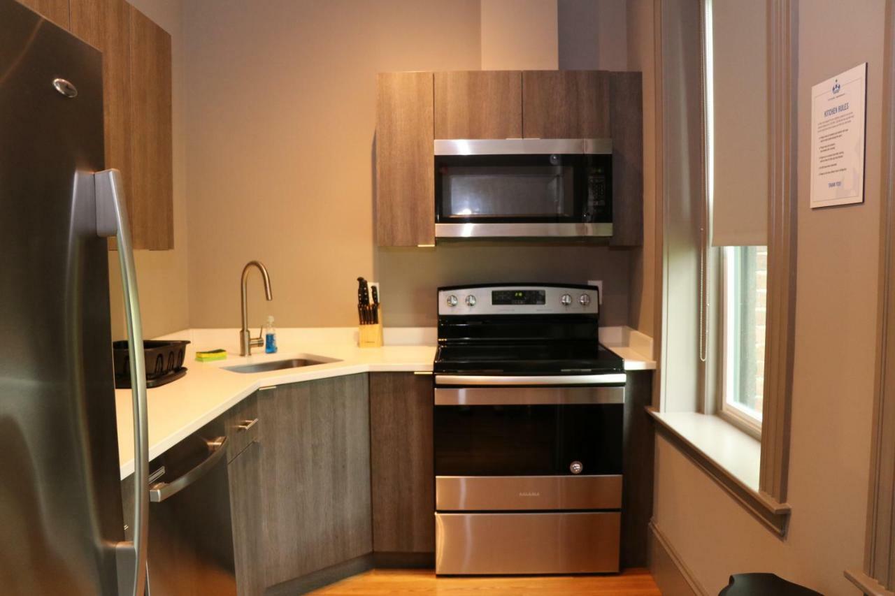 A Stylish Stay W/ A Queen Bed, Heated Floors.. #31 บรูคไลน์ ภายนอก รูปภาพ