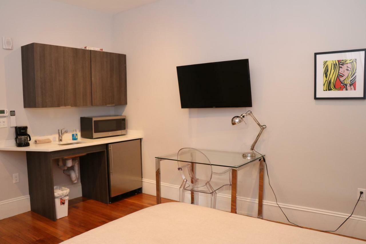 A Stylish Stay W/ A Queen Bed, Heated Floors.. #31 บรูคไลน์ ภายนอก รูปภาพ