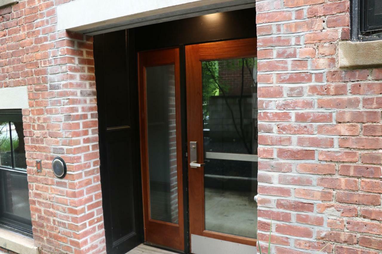 A Stylish Stay W/ A Queen Bed, Heated Floors.. #31 บรูคไลน์ ภายนอก รูปภาพ